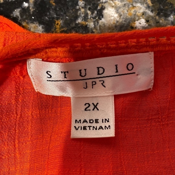 b womens Studio Jor solid orange 3/4 fancy sleeve plus size top 2X - Picture 3 of 3